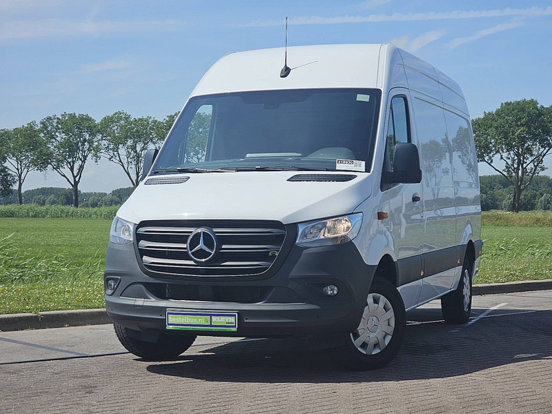 Mercedes-Benz Sprinter 317 L2H2 Navi Mbux - Skåpbil: bild 1 Mercedes-Benz Sprinter 317 L2H2 Navi Mbux - Skåpbil: bild 1
