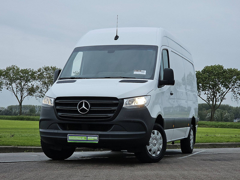 Mercedes-Benz Sprinter 317 L2H2 Navi RWD - Skåpbil: bild 1 Mercedes-Benz Sprinter 317 L2H2 Navi RWD - Skåpbil: bild 1