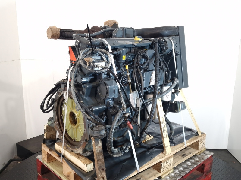 Deutz BF4M1013C Engine (Industrial) - Motor för Industrimaskin: bild 1 Deutz BF4M1013C Engine (Industrial) - Motor för Industrimaskin: bild 1
