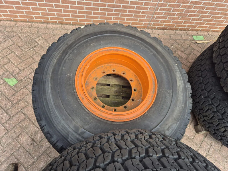 Bridgestone 20.5R25 - Däck: bild 2 Bridgestone 20.5R25 - Däck: bild 2