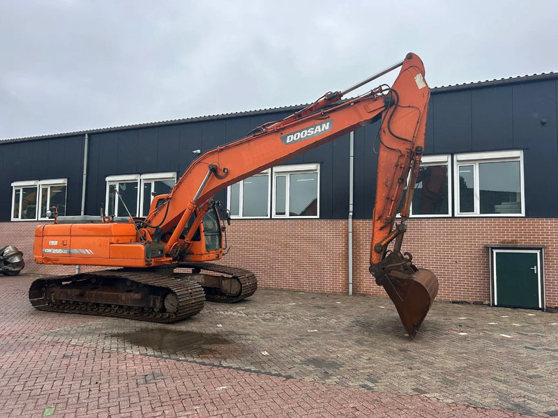 Doosan DX255LC - Bandgrävare: bild 4 Doosan DX255LC - Bandgrävare: bild 4