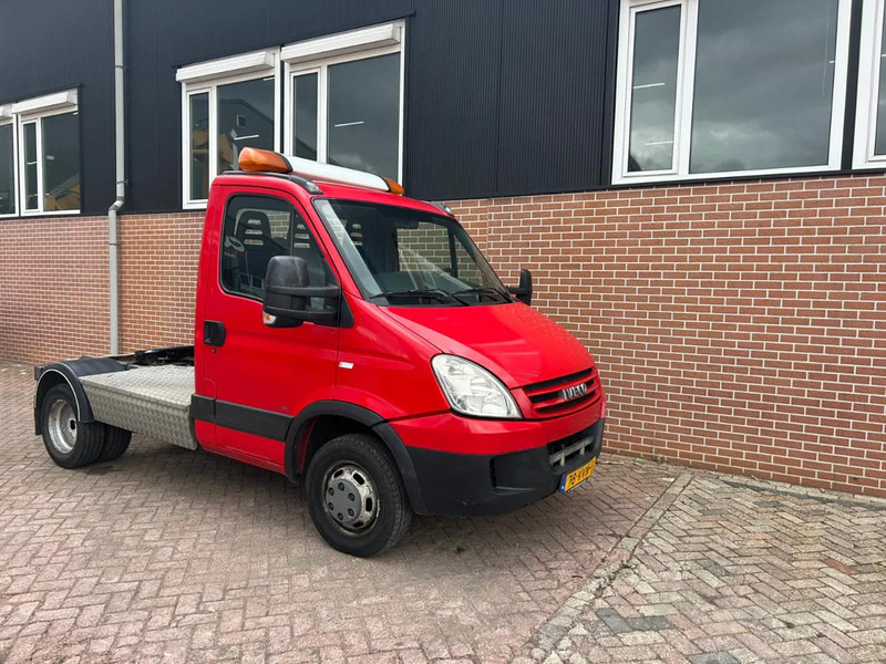 Iveco Daily 40 C18 - Dragbil: bild 2 Iveco Daily 40 C18 - Dragbil: bild 2