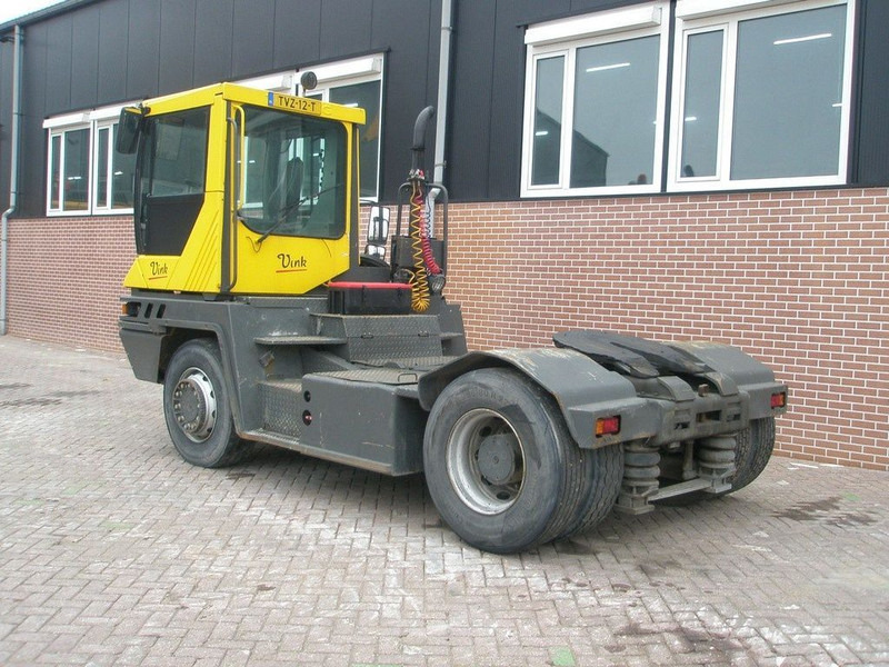Terberg RT 222 RT220 4x4 - Terminaltraktor: bild 2 Terberg RT 222 RT220 4x4 - Terminaltraktor: bild 2
