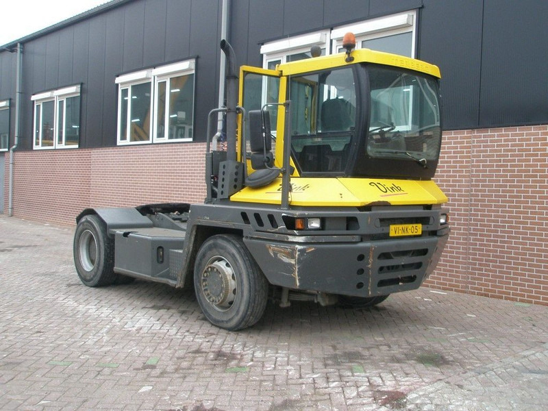 Terberg RT 222 RT220 4x4 - Terminaltraktor: bild 3 Terberg RT 222 RT220 4x4 - Terminaltraktor: bild 3