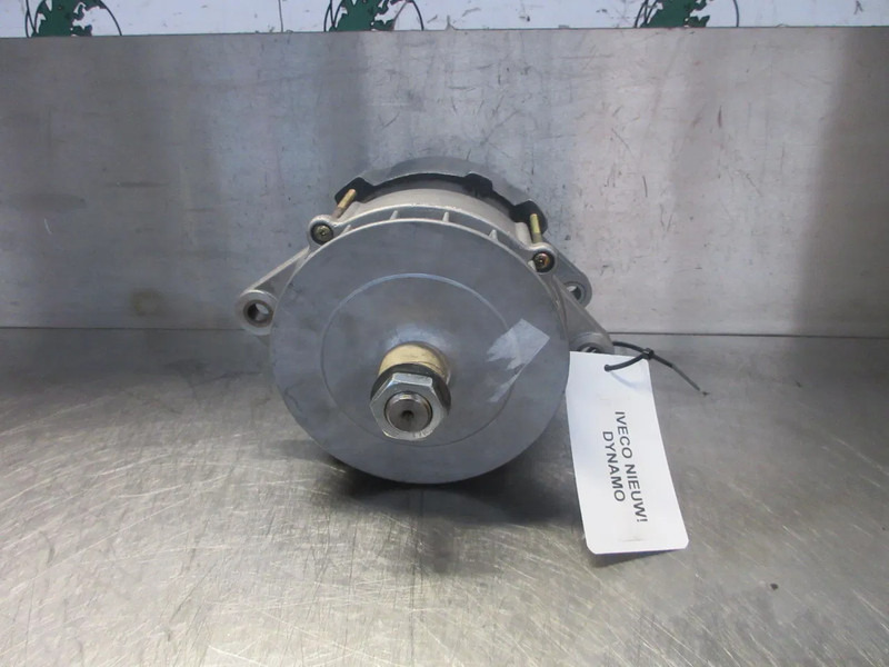 Iveco 0 120 689 524 BOSCH DYNAMO IVECO EURO 2 NIEUWE OP VOORRAAD - Generator för Lastbil: bild 2 Iveco 0 120 689 524 BOSCH DYNAMO IVECO EURO 2 NIEUWE OP VOORRAAD - Generator för Lastbil: bild 2
