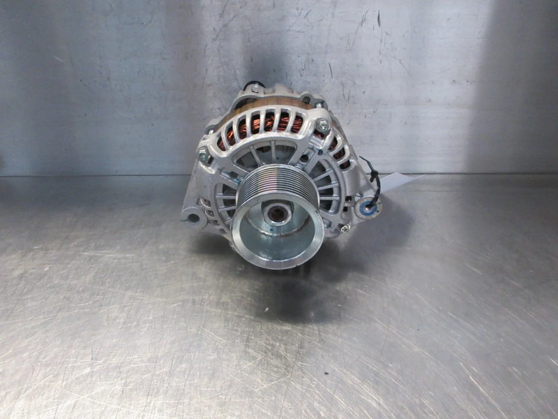 Iveco 504342586 DYNAMO IVECO // BMC EURO 6 MODEL 2023 - Generator för Lastbil: bild 3 Iveco 504342586 DYNAMO IVECO // BMC EURO 6 MODEL 2023 - Generator för Lastbil: bild 3