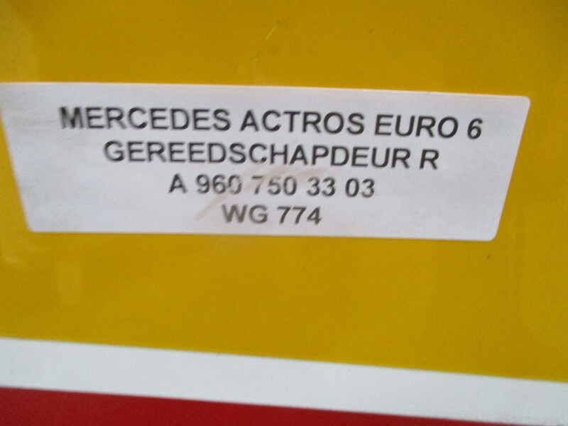 Mercedes-Benz A 960 750 33 03/ A 960 750 27 03 // DEUR GEREEDSCHAP MP4 ACTOS EURO 6 - Hytt och interiör för Lastbil: bild 3 Mercedes-Benz A 960 750 33 03/ A 960 750 27 03 // DEUR GEREEDSCHAP MP4 ACTOS EURO 6 - Hytt och interiör för Lastbil: bild 3