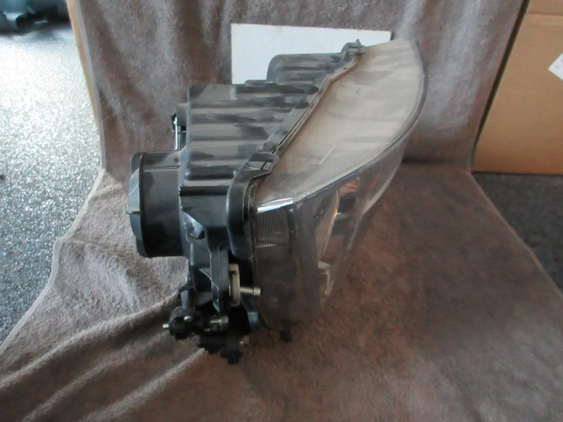 Mercedes-Benz A 960 820 03 39 KOPLAMP MERCEDES BENZ 1845 EURO 6 RECHT nieuw & gebruik - Strålkastare för Lastbil: bild 2 Mercedes-Benz A 960 820 03 39 KOPLAMP MERCEDES BENZ 1845 EURO 6 RECHT nieuw & gebruik - Strålkastare för Lastbil: bild 2