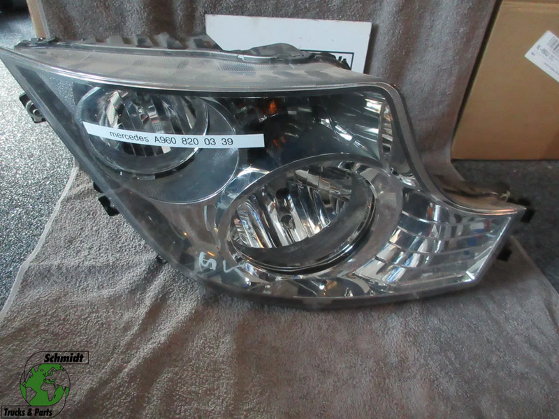 Mercedes-Benz A 960 820 03 39 KOPLAMP MERCEDES BENZ 1845 EURO 6 RECHT nieuw & gebruik - Strålkastare för Lastbil: bild 1 Mercedes-Benz A 960 820 03 39 KOPLAMP MERCEDES BENZ 1845 EURO 6 RECHT nieuw & gebruik - Strålkastare för Lastbil: bild 1