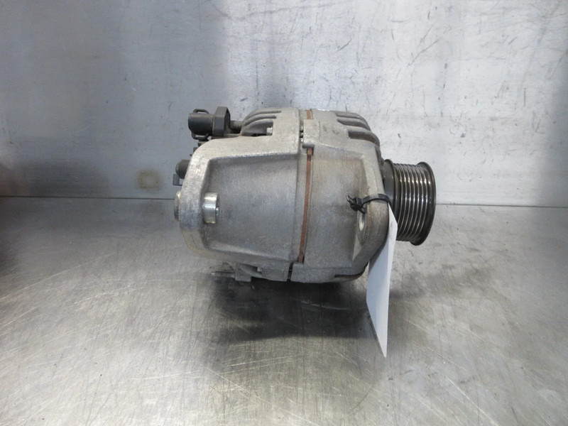 Renault 7421304674 // 7485013209 // 7485019209 DYNAMO RENAULT T 520 EURO 6 - Generator för Lastbil: bild 2 Renault 7421304674 // 7485013209 // 7485019209 DYNAMO RENAULT T 520 EURO 6 - Generator för Lastbil: bild 2