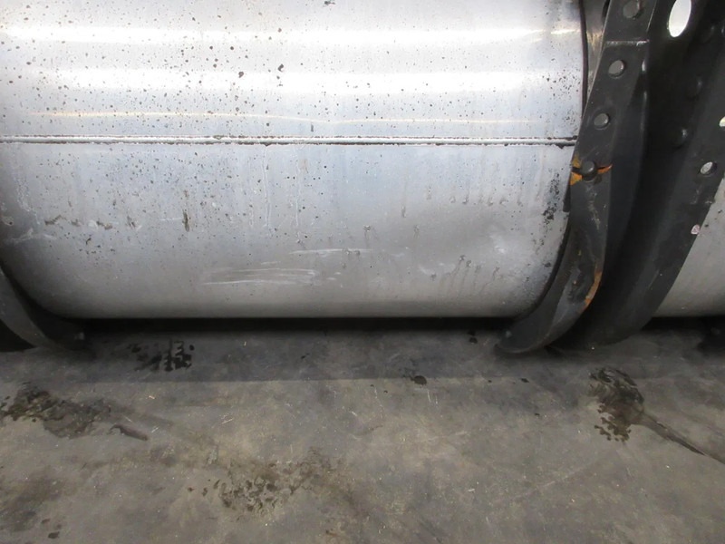 Volvo 21335730 DIESELTANK 750 LITER VOLVO FH 460 EURO 6 MODEL 2021 - Bränsletank för Lastbil: bild 4 Volvo 21335730 DIESELTANK 750 LITER VOLVO FH 460 EURO 6 MODEL 2021 - Bränsletank för Lastbil: bild 4