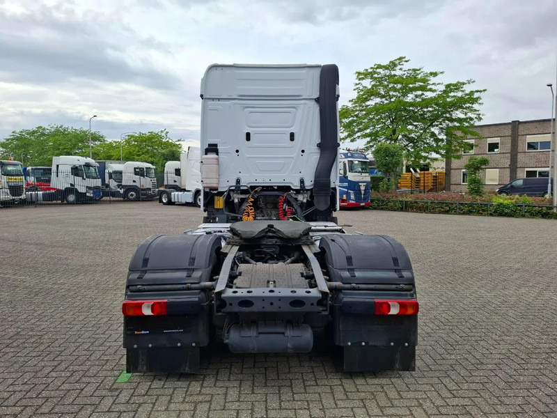 Mercedes-Benz Actros 1945 / DOUBLE TANK / ONLY:508736 KM / 2XBED / FRIDGE / AUTOMATIC / EURO-6 / 2015 - Dragbil: bild 4 Mercedes-Benz Actros 1945 / DOUBLE TANK / ONLY:508736 KM / 2XBED / FRIDGE / AUTOMATIC / EURO-6 / 2015 - Dragbil: bild 4