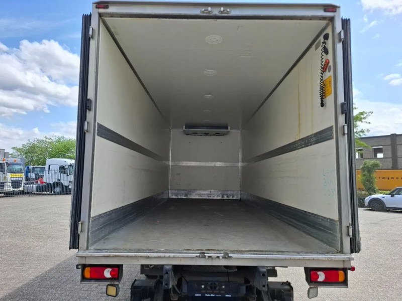 Iveco EuroCargo 120 / COOL TRUCK / CARRIER XARIOS 600 / PLATFORM 2000KG / ONLY:340634 KM / AIRCO / MANUAL / EURO-6 / 2014 - Isotermiska lastbil: bild 5 Iveco EuroCargo 120 / COOL TRUCK / CARRIER XARIOS 600 / PLATFORM 2000KG / ONLY:340634 KM / AIRCO / MANUAL / EURO-6 / 2014 - Isotermiska lastbil: bild 5
