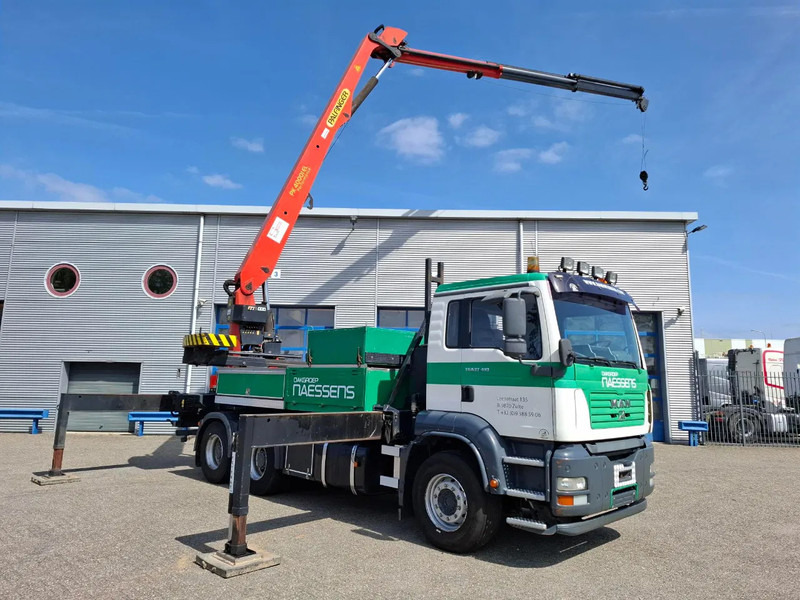 MAN TGA 33.410 / 6X4 / PALFINGER PK4000 1EL ROOFER CRANE / 25M / REMOTE / 2X BIG AXLE / 490677 KM / MANUAL / EURO-3 / 2005 - Kranbil: bild 1 MAN TGA 33.410 / 6X4 / PALFINGER PK4000 1EL ROOFER CRANE / 25M / REMOTE / 2X BIG AXLE / 490677 KM / MANUAL / EURO-3 / 2005 - Kranbil: bild 1