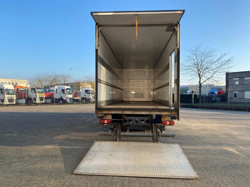 Mercedes-Benz Antos 2533 / LIFT AXLE / HEATED CLOSED BOX / PLATFORM 2000 KG / ONLY:506959 KM / SIDE DOOR / AUTOMATIC / EURO-6 / 2019 - Lastbil med skåp: bild 5 Mercedes-Benz Antos 2533 / LIFT AXLE / HEATED CLOSED BOX / PLATFORM 2000 KG / ONLY:506959 KM / SIDE DOOR / AUTOMATIC / EURO-6 / 2019 - Lastbil med skåp: bild 5