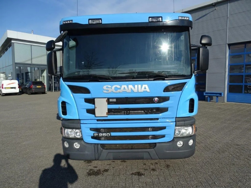 Scania P250 / AUTOMATIC / ONLY 155351 DKM / GOOD STATE / WB 5900 CM / FULL AIR / NAVI / EURO-6 / 2014 - Chassi lastbil: bild 5 Scania P250 / AUTOMATIC / ONLY 155351 DKM / GOOD STATE / WB 5900 CM / FULL AIR / NAVI / EURO-6 / 2014 - Chassi lastbil: bild 5