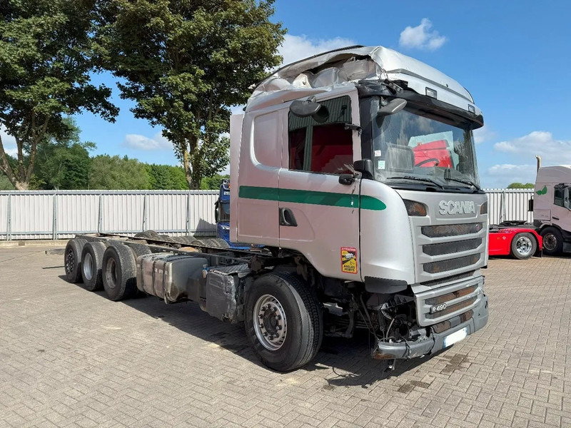 Scania R490 / 8X4 / ENGINE RUNNING / RETARDER / 9 TON FRONT AXLE / LIFT+LENKACHSE / AUTOMATIC / EURO-6 / 2017 - Chassi lastbil: bild 2 Scania R490 / 8X4 / ENGINE RUNNING / RETARDER / 9 TON FRONT AXLE / LIFT+LENKACHSE / AUTOMATIC / EURO-6 / 2017 - Chassi lastbil: bild 2