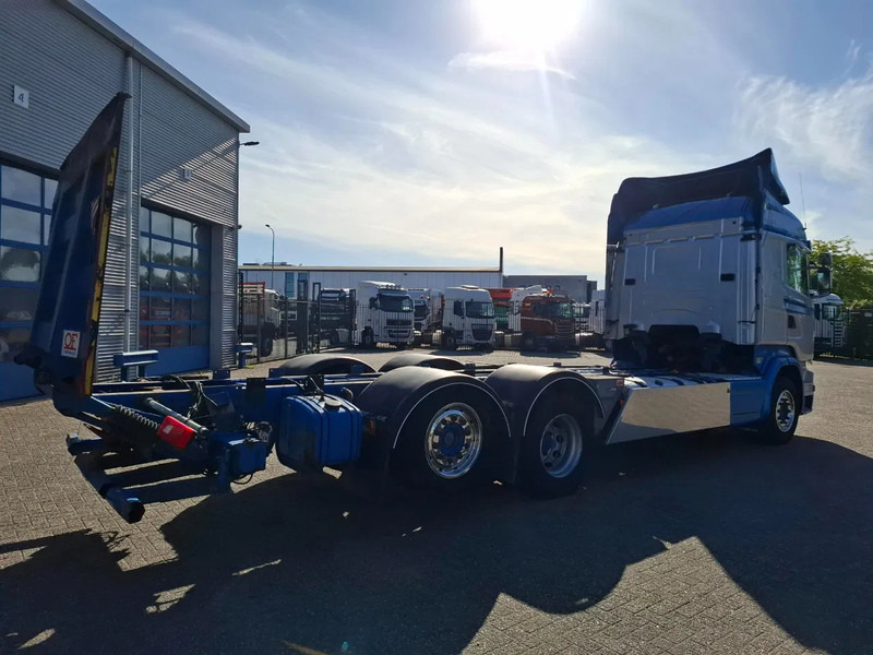 Scania R580 V8 / RETARDER / LIFT+LENKACHSE / FULL-AIR / PLATFORM 2000 KG / LEATHER / AIRCO / AUTOMATIC / EURO-6 / 2015 - Chassi lastbil: bild 5 Scania R580 V8 / RETARDER / LIFT+LENKACHSE / FULL-AIR / PLATFORM 2000 KG / LEATHER / AIRCO / AUTOMATIC / EURO-6 / 2015 - Chassi lastbil: bild 5