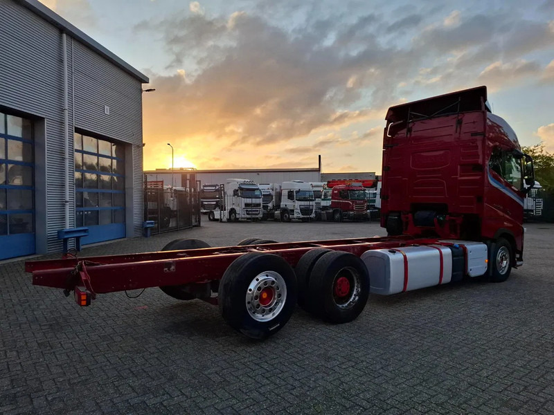Volvo FH16-750 / BIG AXLE / VEB+ / ONLY:679711 KM / DYNAMIC STEERING / NAVI / LWDS / FULL-AIR / AUTOMATIC / EURO-6 / 2018 - Chassi lastbil: bild 5 Volvo FH16-750 / BIG AXLE / VEB+ / ONLY:679711 KM / DYNAMIC STEERING / NAVI / LWDS / FULL-AIR / AUTOMATIC / EURO-6 / 2018 - Chassi lastbil: bild 5