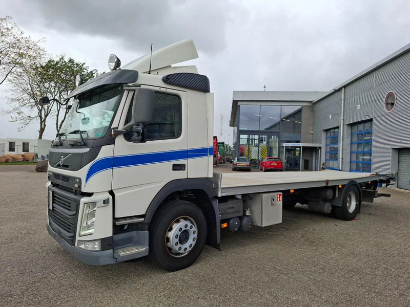 Volvo FM11-330 / ONLY:376356 KM / NAVI / FULL-AIR / LWDS / AIRCO / AUTOMATIC / EURO-6 / 2016 - Chassi lastbil: bild 1 Volvo FM11-330 / ONLY:376356 KM / NAVI / FULL-AIR / LWDS / AIRCO / AUTOMATIC / EURO-6 / 2016 - Chassi lastbil: bild 1