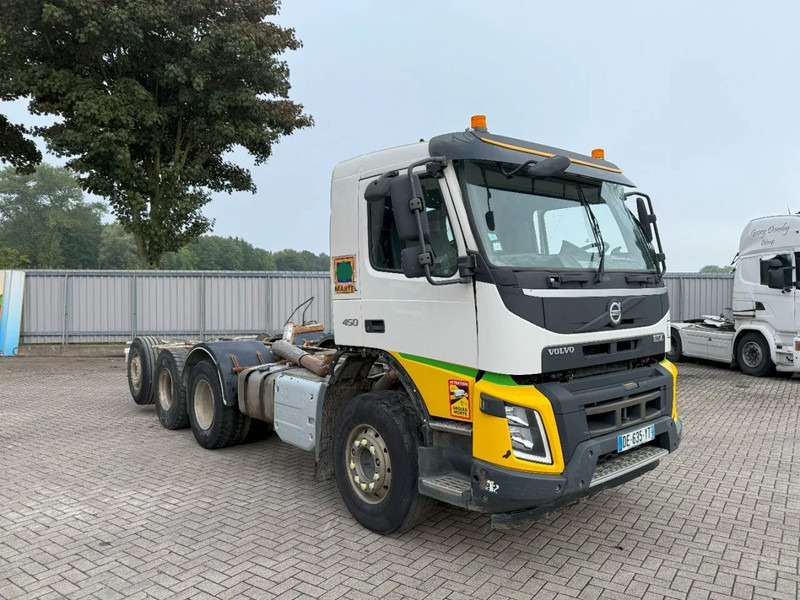 Volvo FMX 450 / ENGINE RUNNING / 8X4 / VEB / ONLY:260642 KM / PTO / LIFT+LENKACHSE / ALCOA / AUTOMATIC / EURO-6 / 2014 - Chassi lastbil: bild 2 Volvo FMX 450 / ENGINE RUNNING / 8X4 / VEB / ONLY:260642 KM / PTO / LIFT+LENKACHSE / ALCOA / AUTOMATIC / EURO-6 / 2014 - Chassi lastbil: bild 2