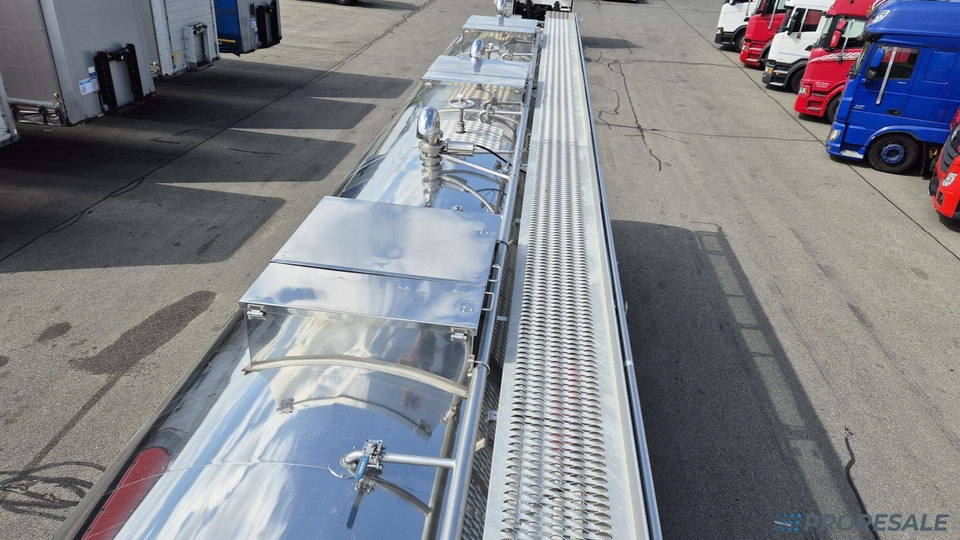 OSTATNÍ SEKA SPSTT/11C/38A1 - Potravinářská cisterna výpustná 31 m3 - 3 komory - Tanktrailer: bild 4 OSTATNÍ SEKA SPSTT/11C/38A1 - Potravinářská cisterna výpustná 31 m3 - 3 komory - Tanktrailer: bild 4