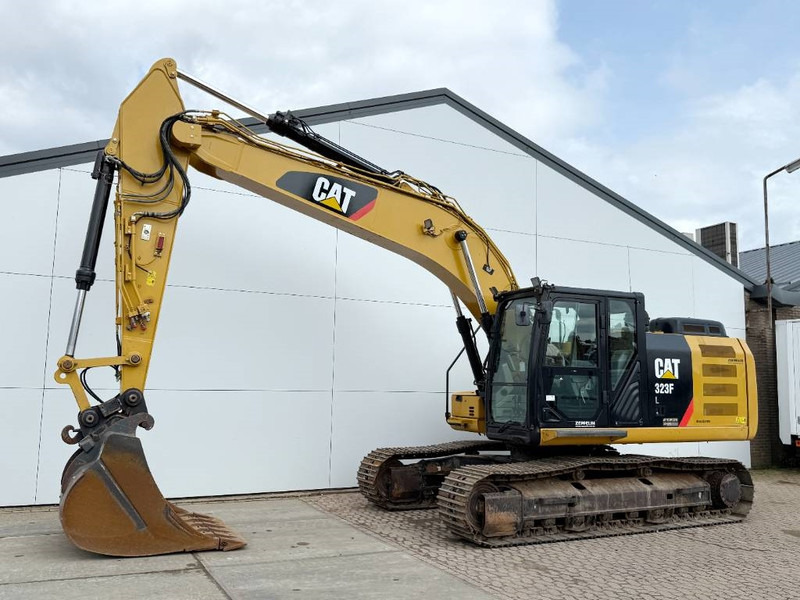 Cat 323FL - German Machine / Rear + Side Camera - Bandgrävare: bild 2 Cat 323FL - German Machine / Rear + Side Camera - Bandgrävare: bild 2