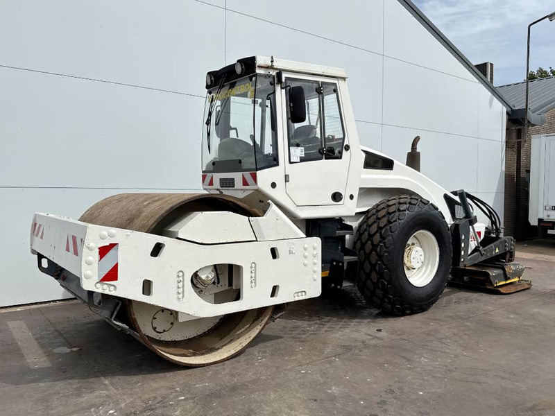 Cat BW213DH-4 - Extra Vibrating Plate / EVIB/BVC - Vält: bild 3 Cat BW213DH-4 - Extra Vibrating Plate / EVIB/BVC - Vält: bild 3