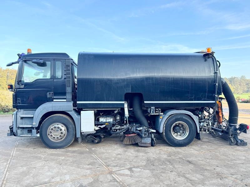 MAN MAN TGS18.320 - Dutch Sweeper Truck / Kehrwagen - Sopmaskin: bild 2 MAN MAN TGS18.320 - Dutch Sweeper Truck / Kehrwagen - Sopmaskin: bild 2