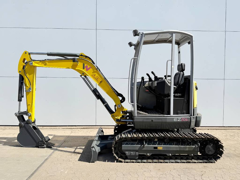 WACKER NEUSON EZ26 Zero Tail - Hammer Lines / Trench Bucket - Minigrävmaskin: bild 1 WACKER NEUSON EZ26 Zero Tail - Hammer Lines / Trench Bucket - Minigrävmaskin: bild 1