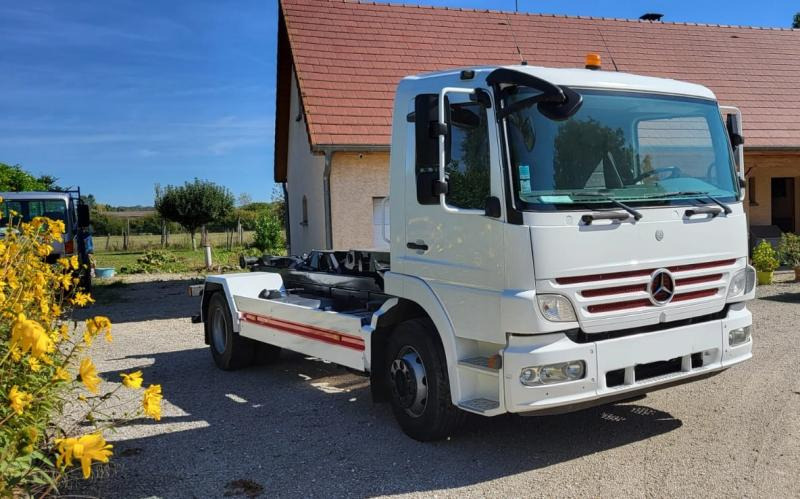 Mercedes Atego - Liftdumper lastbil: bild 1 Mercedes Atego - Liftdumper lastbil: bild 1