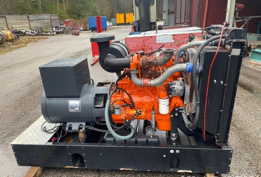 Diversen ECP34 2S4 - Iveco Engine,126kVA,New oils, filters, Mecc Alte ECP34 2S4 - Elgenerator: bild 3 Diversen ECP34 2S4 - Iveco Engine,126kVA,New oils, filters, Mecc Alte ECP34 2S4 - Elgenerator: bild 3
