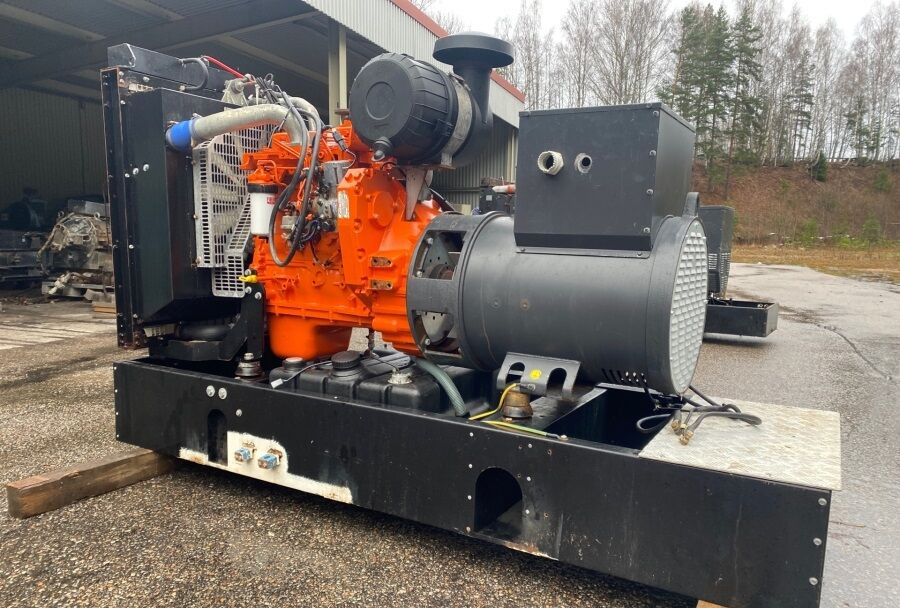 Diversen ECP34 2S4 - Iveco Engine,126kVA,New oils, filters, Mecc Alte ECP34 2S4 - Elgenerator: bild 1 Diversen ECP34 2S4 - Iveco Engine,126kVA,New oils, filters, Mecc Alte ECP34 2S4 - Elgenerator: bild 1