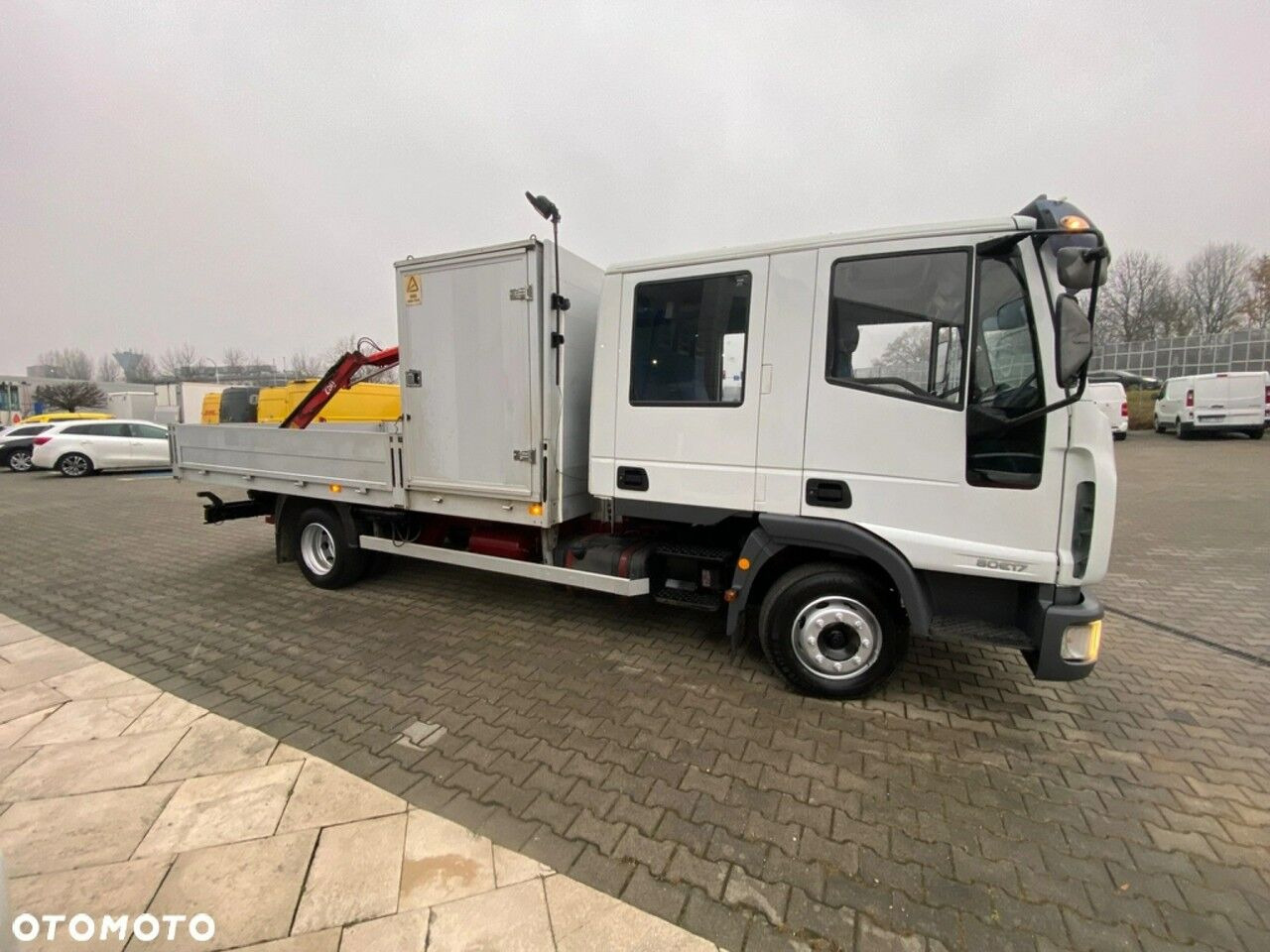 IVECO Eurocargo ML80E17 / HDS HMF / 1 Owner / Doka - Flakbil, Kranbil: bild 3 IVECO Eurocargo ML80E17 / HDS HMF / 1 Owner / Doka - Flakbil, Kranbil: bild 3
