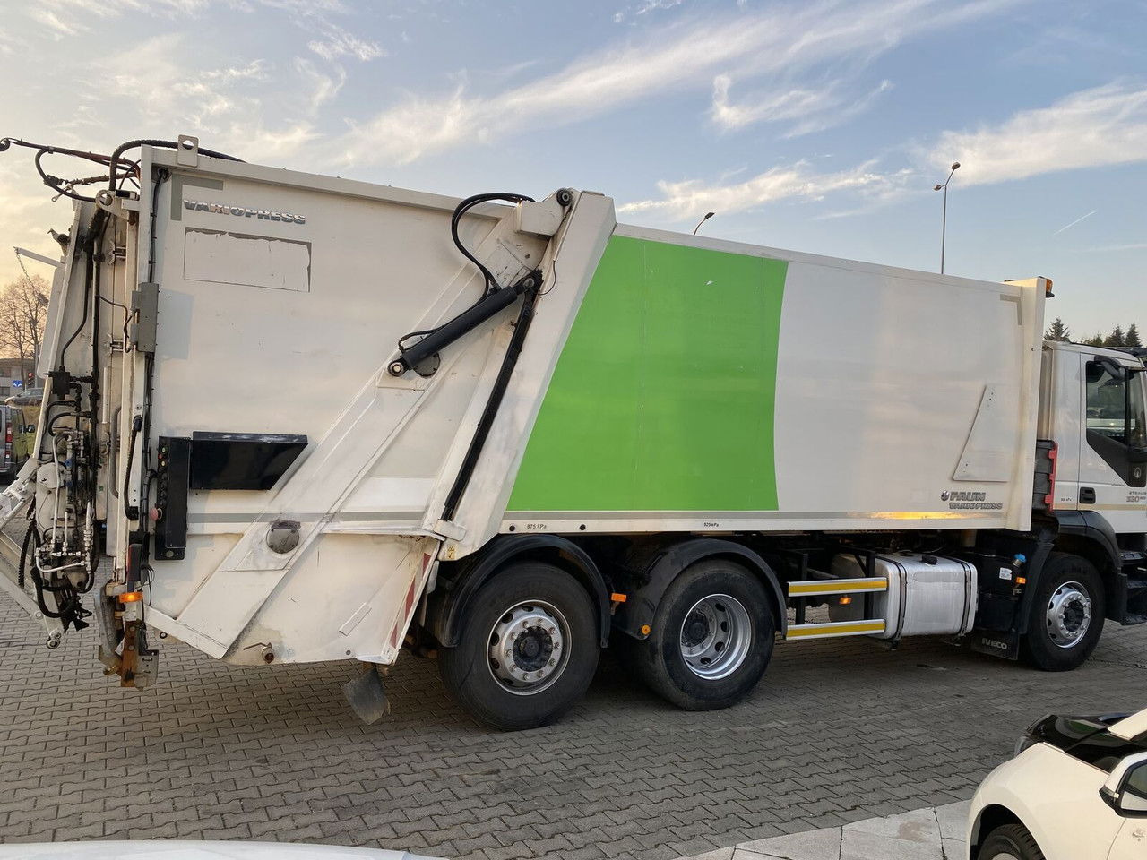 Iveco Stralis 330 EEV / Faun Vario Press 11 27M3 / Service NEW / TOP Iveco Stralis 330 EEV / Faun Vario Press 11 27M3 / Service NEW / TOP - Sopbil: bild 3 Iveco Stralis 330 EEV / Faun Vario Press 11 27M3 / Service NEW / TOP Iveco Stralis 330 EEV / Faun Vario Press 11 27M3 / Service NEW / TOP - Sopbil: bild 3