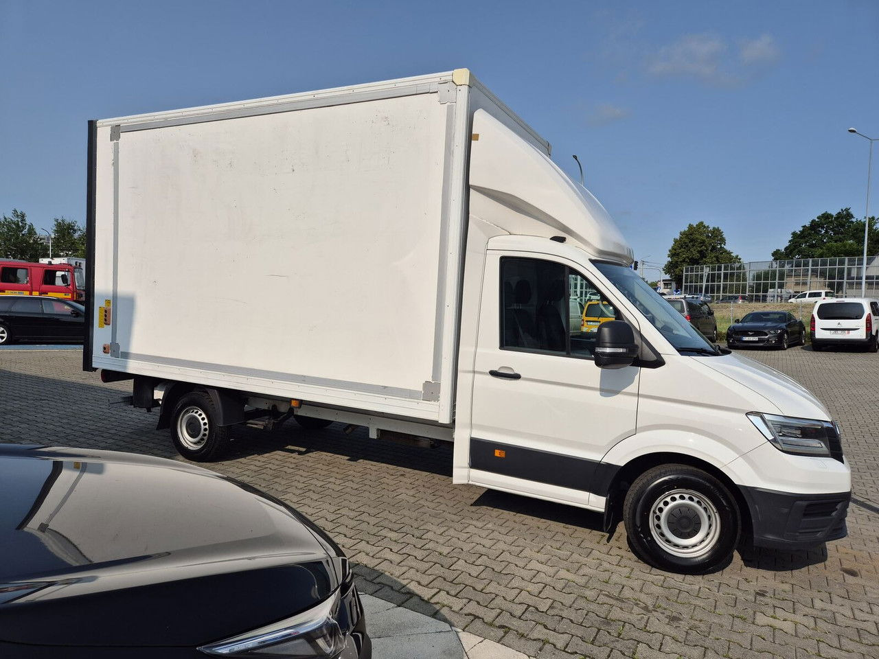 Volkswagen Crafter 2.0 TDI 177HP / High Container / Lift 750KG / Super Cond - Volymskåp: bild 2 Volkswagen Crafter 2.0 TDI 177HP / High Container / Lift 750KG / Super Cond - Volymskåp: bild 2