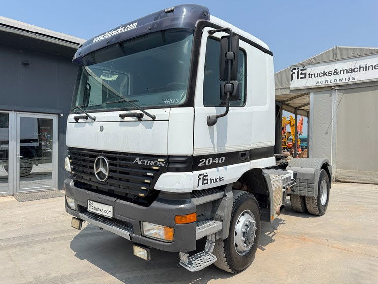 Mercedes-Benz Actros 2040 AS 4x4 tractor unit - tipp. hydr. - Dragbil: bild 1 Mercedes-Benz Actros 2040 AS 4x4 tractor unit - tipp. hydr. - Dragbil: bild 1