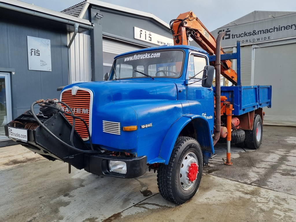 MAN 19.240 long nose 4x4 stake body + Hiab 1165A + winch - Flakbil, Kranbil: bild 1 MAN 19.240 long nose 4x4 stake body + Hiab 1165A + winch - Flakbil, Kranbil: bild 1