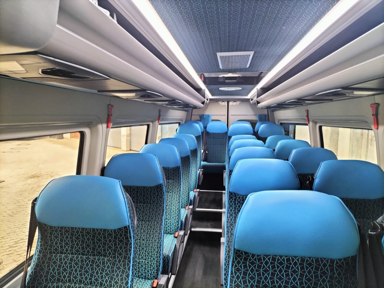 Mercedes Benz Sprinter 519cdi / Reisebus / ATOS 22+1+1 / Automatik / Telma / TV / Kühlschrank / USB - Minibuss, Persontransport: bild 5 Mercedes Benz Sprinter 519cdi / Reisebus / ATOS 22+1+1 / Automatik / Telma / TV / Kühlschrank / USB - Minibuss, Persontransport: bild 5