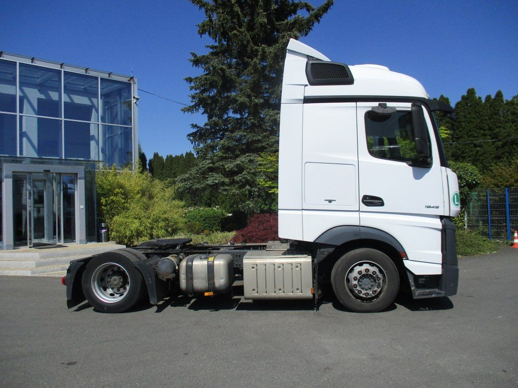 Mercedes-Benz 1845 Actros EURO 6 MEGA/lowdeck - Dragbil: bild 4 Mercedes-Benz 1845 Actros EURO 6 MEGA/lowdeck - Dragbil: bild 4