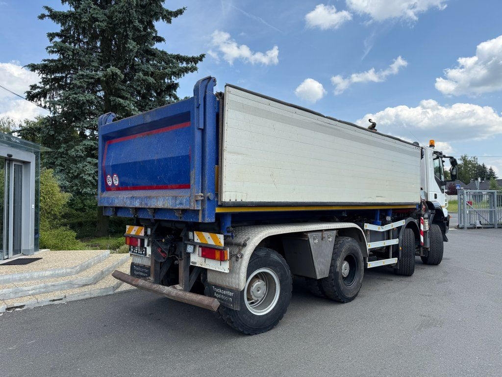 Iveco Trakker AD410 T45 8x8 + HMF 1643 Z2 - Tippbil lastbil: bild 4 Iveco Trakker AD410 T45 8x8 + HMF 1643 Z2 - Tippbil lastbil: bild 4