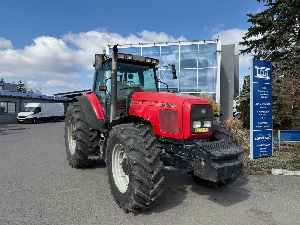 Massey Ferguson MF8260 - Traktor: bild 2 Massey Ferguson MF8260 - Traktor: bild 2