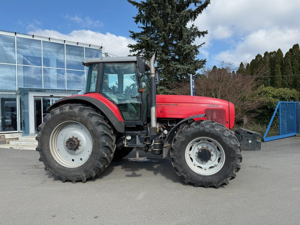 Massey Ferguson MF8260 - Traktor: bild 3 Massey Ferguson MF8260 - Traktor: bild 3