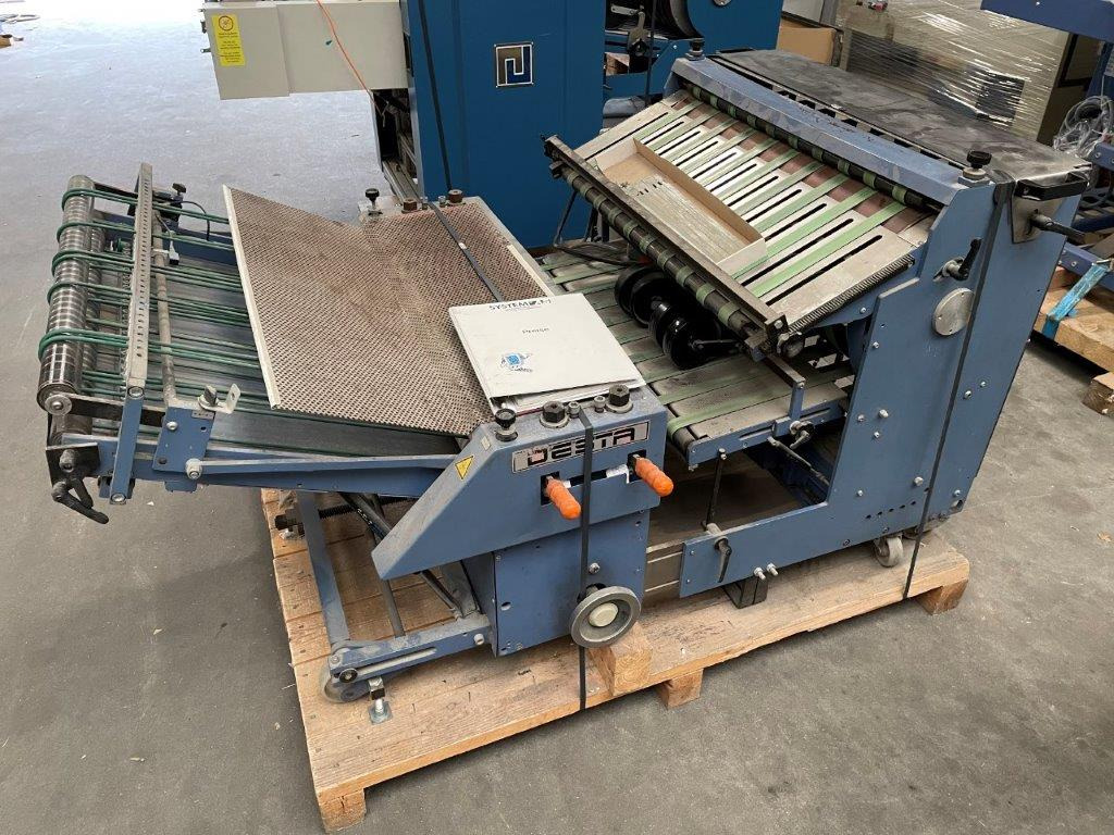 DESTA BAS-FSA 700 - combinable pressing unit with vertical stack delivery from 2006 - Vikmaskin: bild 4 DESTA BAS-FSA 700 - combinable pressing unit with vertical stack delivery from 2006 - Vikmaskin: bild 4
