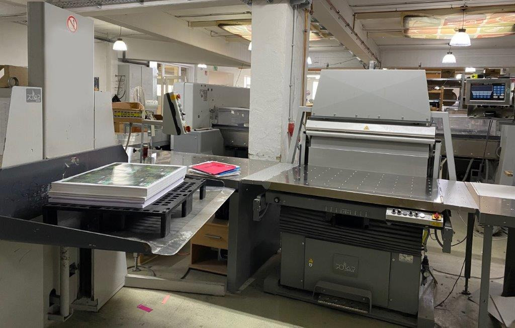 Large sized cutting system Polar 137 XT-AT with stacking lifter, automatic vibrator, scale and optional unloader - Pappersskärmaskin: bild 4 Large sized cutting system Polar 137 XT-AT with stacking lifter, automatic vibrator, scale and optional unloader - Pappersskärmaskin: bild 4