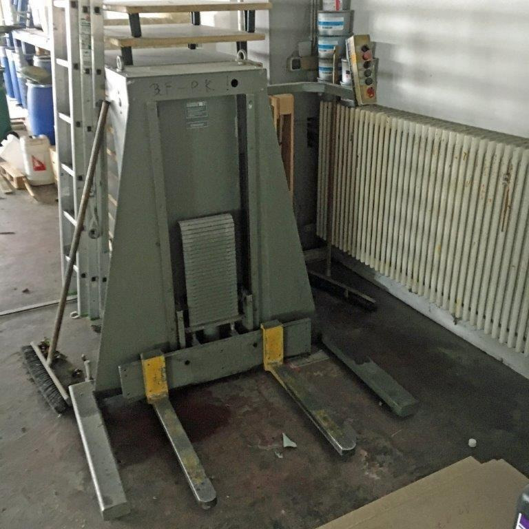 Pilelifter Polar Mohr L 600-G-3 with adjustable Forks - Tryckmaskin: bild 1 Pilelifter Polar Mohr L 600-G-3 with adjustable Forks - Tryckmaskin: bild 1