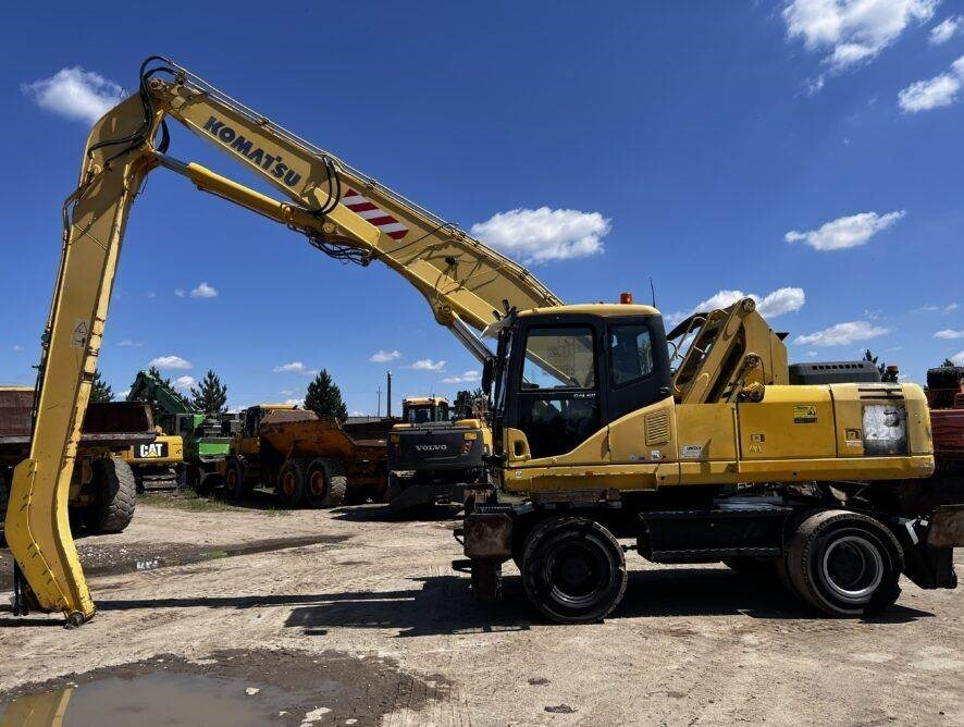 Komatsu PW220MH MH - Materialhanterare: bild 1 Komatsu PW220MH MH - Materialhanterare: bild 1