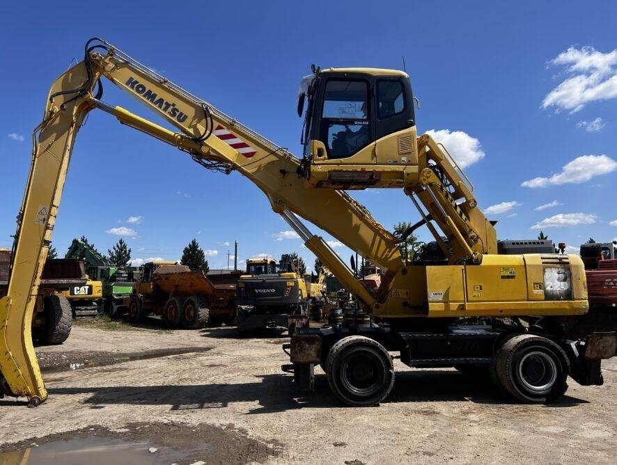 Komatsu PW220MH MH - Materialhanterare: bild 2 Komatsu PW220MH MH - Materialhanterare: bild 2