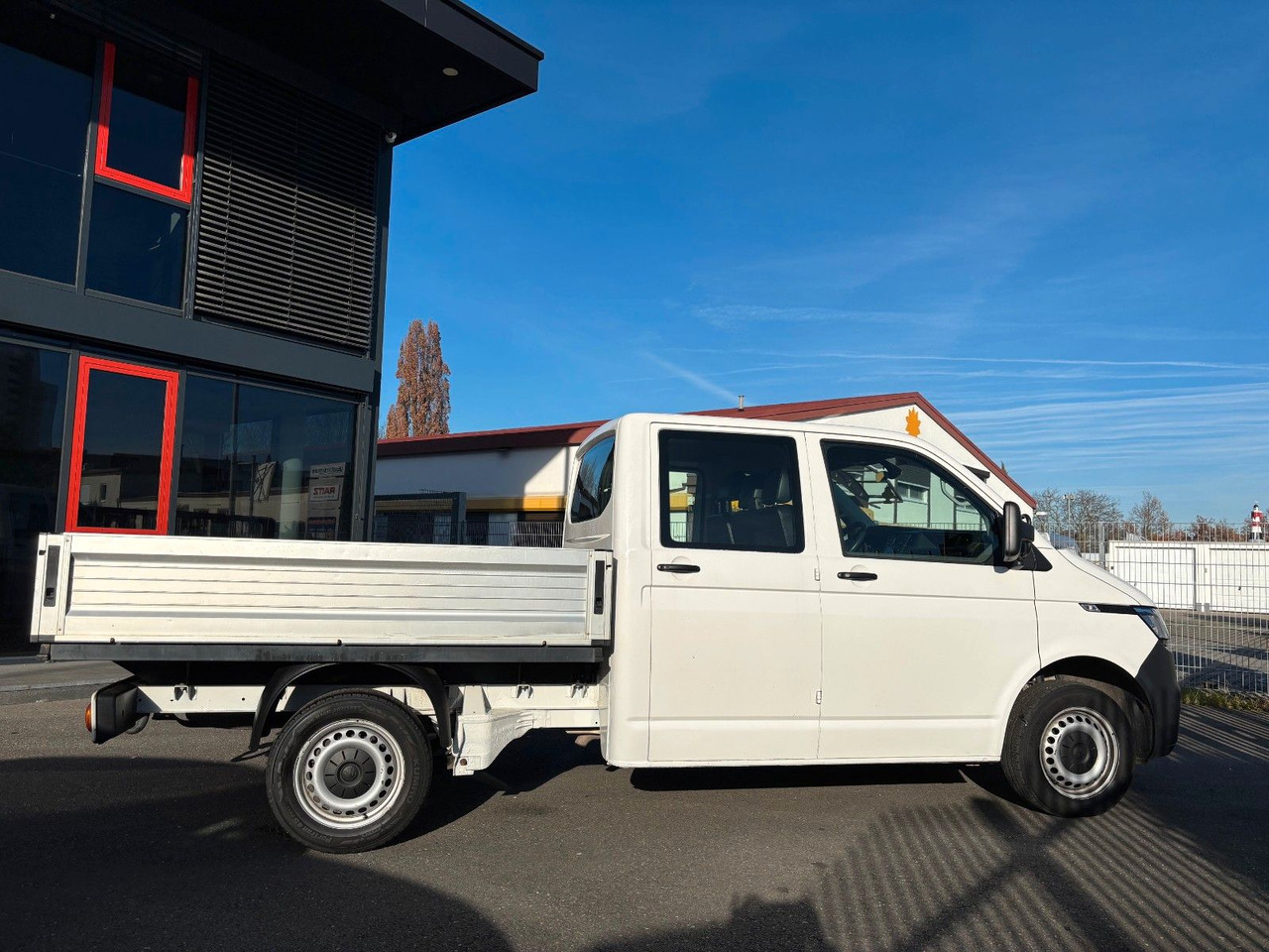 Volkswagen T6 Transporter DOKA 5 Sitze Volkswagen T6 Transporter DOKA 5 Sitze - Transportbil med flak, Dubbelhytt transportbil: bild 4 Volkswagen T6 Transporter DOKA 5 Sitze Volkswagen T6 Transporter DOKA 5 Sitze - Transportbil med flak, Dubbelhytt transportbil: bild 4