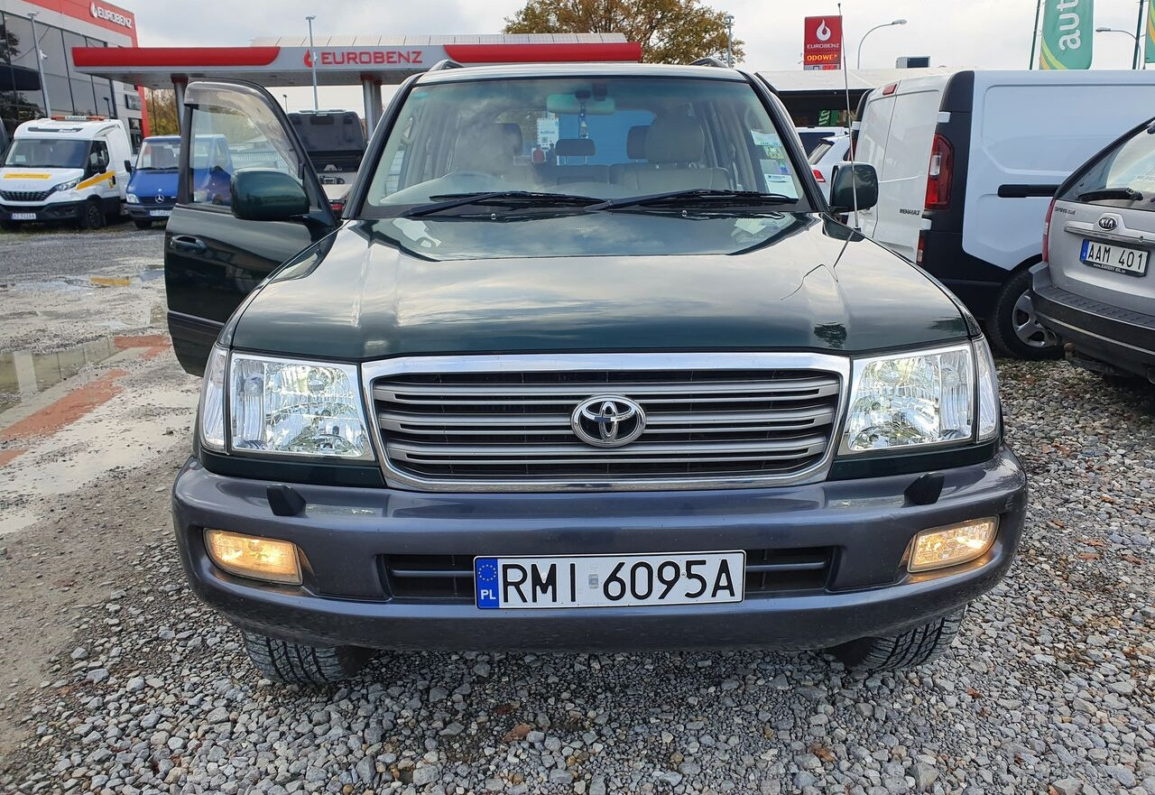 Toyota LAND CRUISER 100 4,2 TD KLIMA 7 OSOB - Personbil: bild 3 Toyota LAND CRUISER 100 4,2 TD KLIMA 7 OSOB - Personbil: bild 3